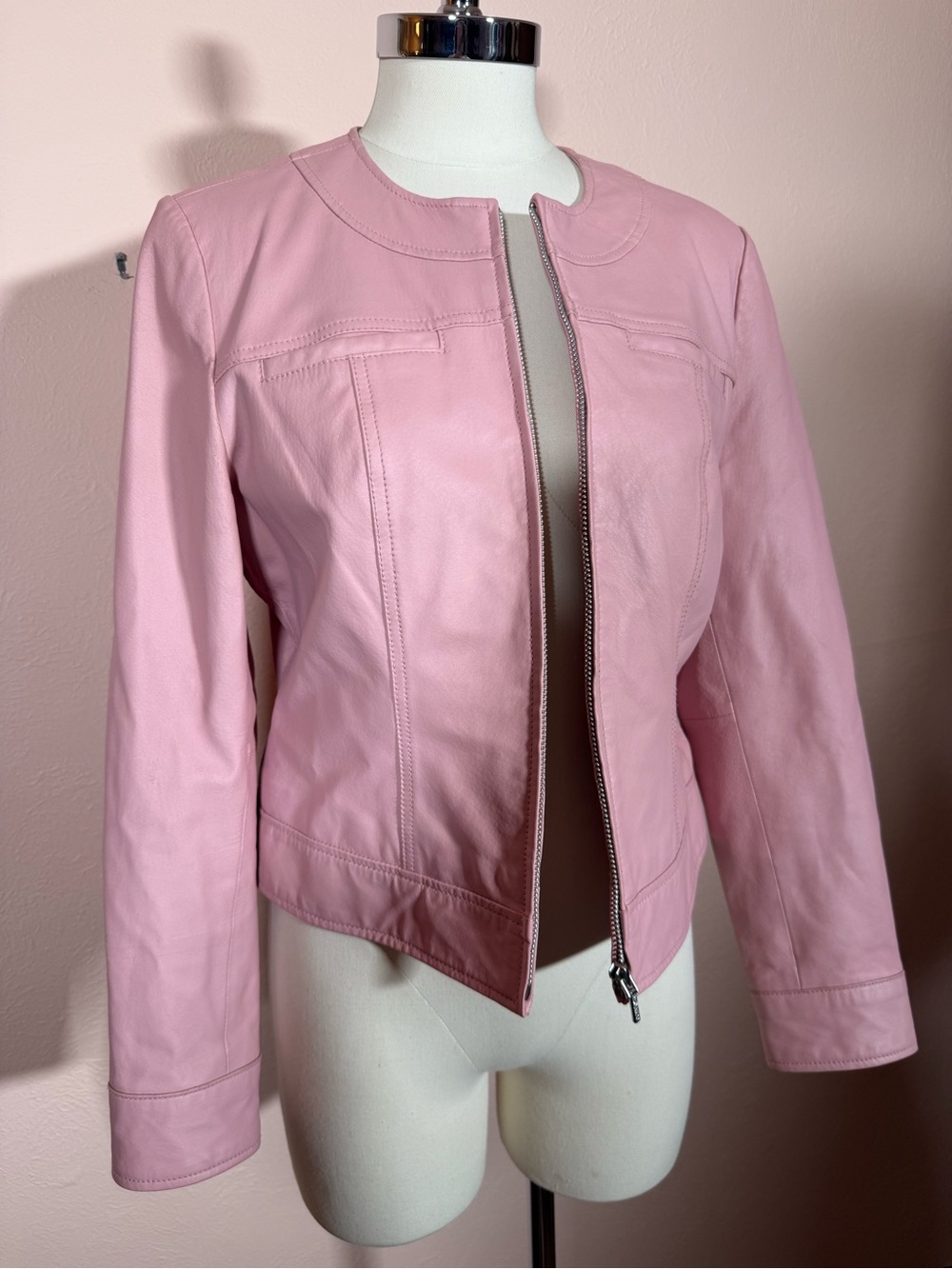 Vintage Bernardo pale pink leather collarless feminine cropped jacket medium